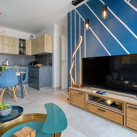 Beautiful Penthouse With Terrace & Jacuzzi Wvid1-2 *