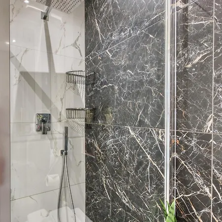 Beautiful Penthouse With Terrace & Jacuzzi Wvid1-2 * Msida
